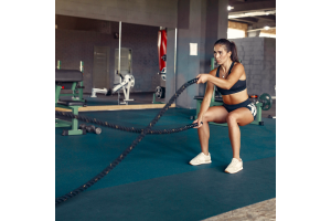 woman sport bra in gym